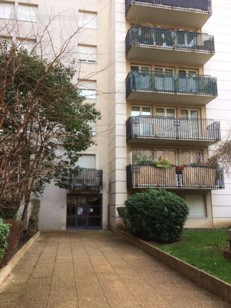 Appartement à MONTROUGE