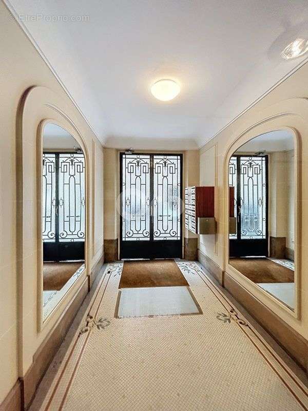 Appartement à PARIS-15E