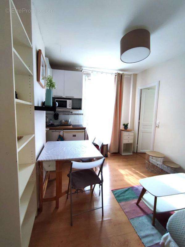 Appartement à PARIS-10E