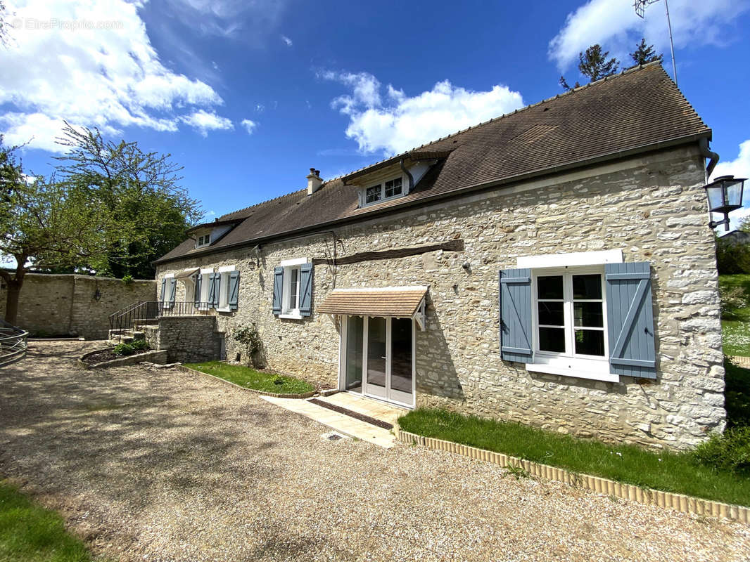 Maison à JOUY-MAUVOISIN