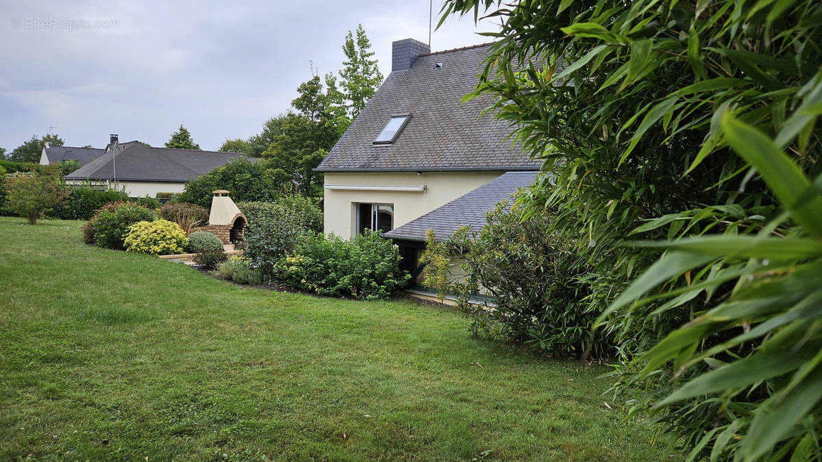 Maison à BOURG-DES-COMPTES