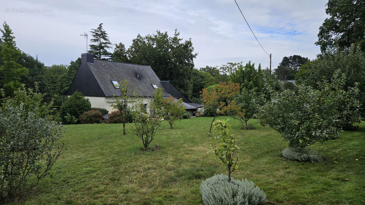 Maison à BOURG-DES-COMPTES