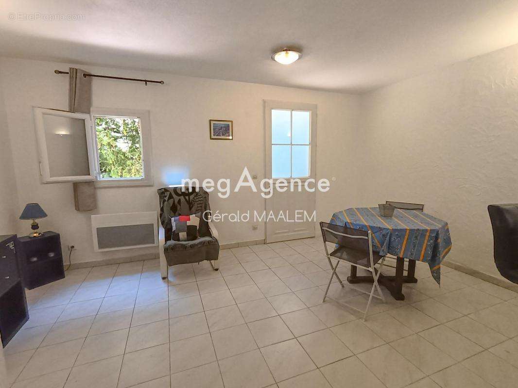 Appartement à GRIMAUD