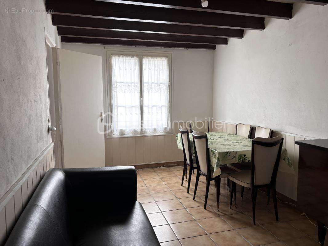 Appartement à PESSAC-SUR-DORDOGNE