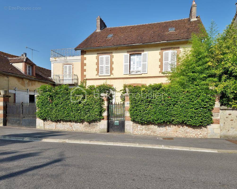 Maison à VILLIERS-SAINT-GEORGES