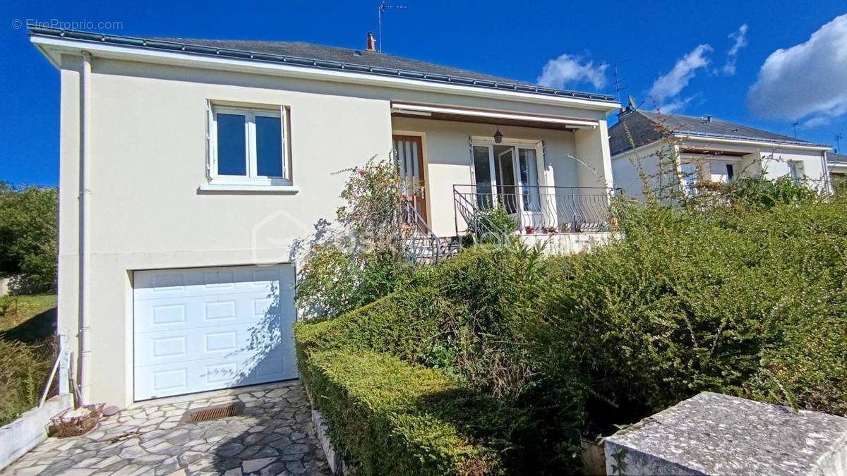 Maison à SAINT-CYR-SUR-LOIRE