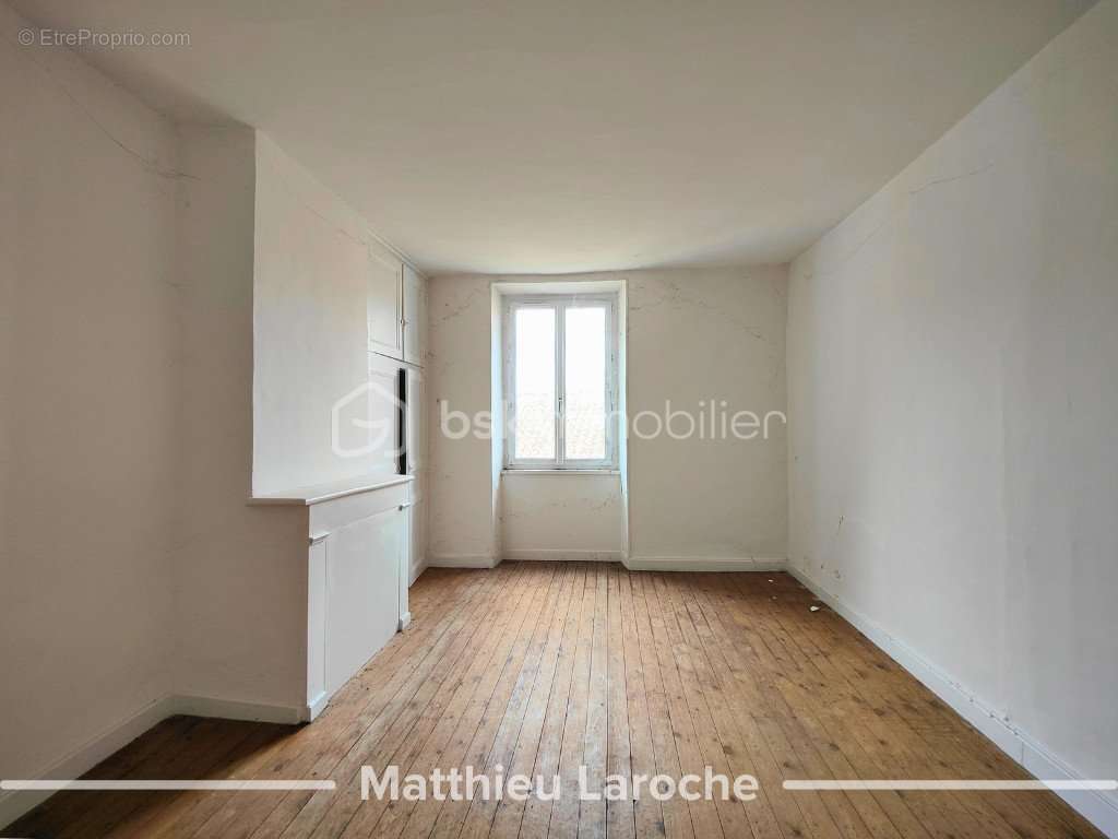 Appartement à CHABANAIS