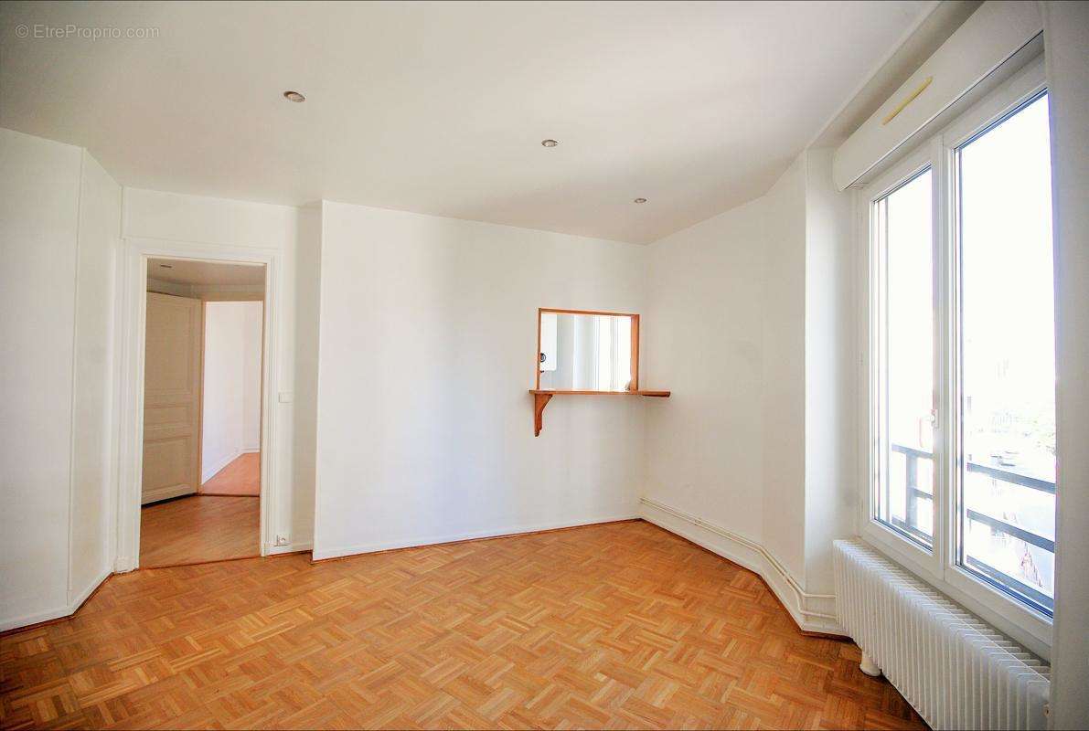 Appartement à LEVALLOIS-PERRET