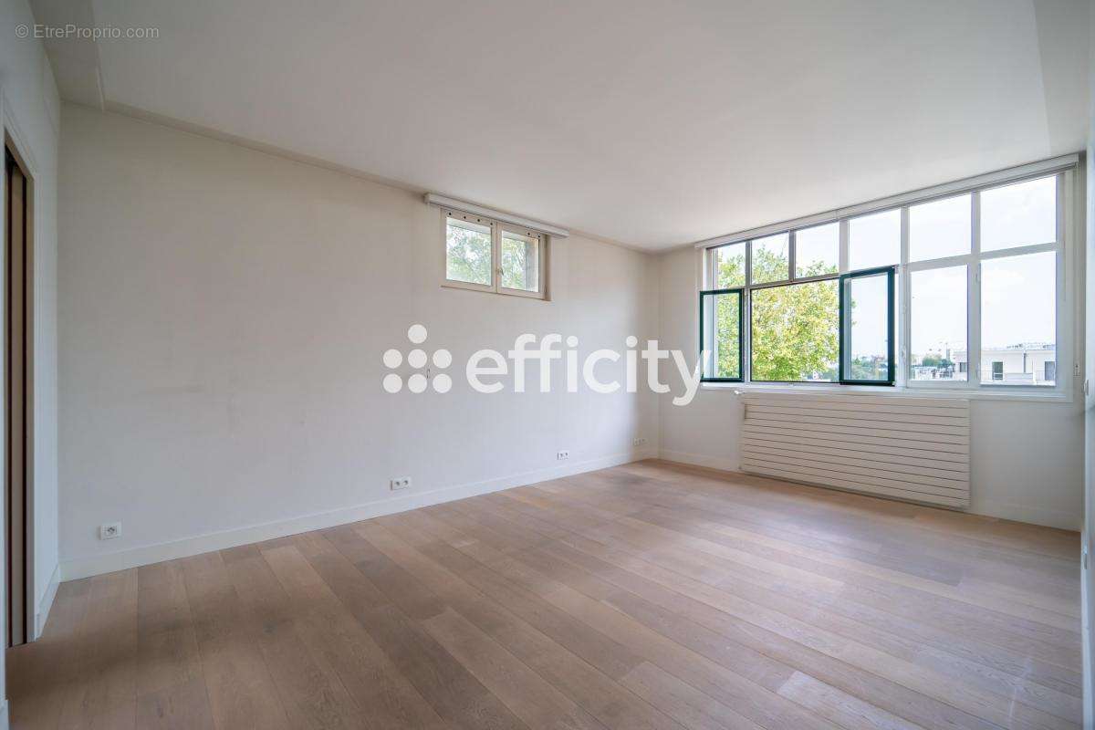 Appartement à ISSY-LES-MOULINEAUX