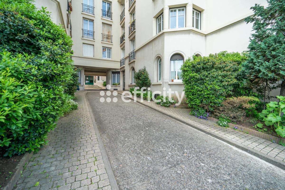 Appartement à ISSY-LES-MOULINEAUX