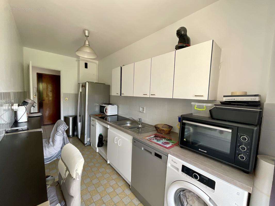 Appartement à MARSEILLE-4E