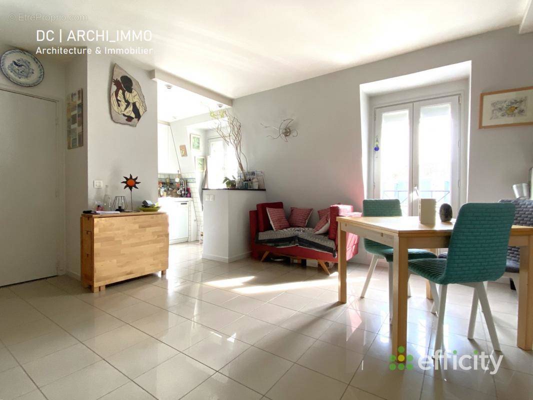 Appartement à PARIS-11E