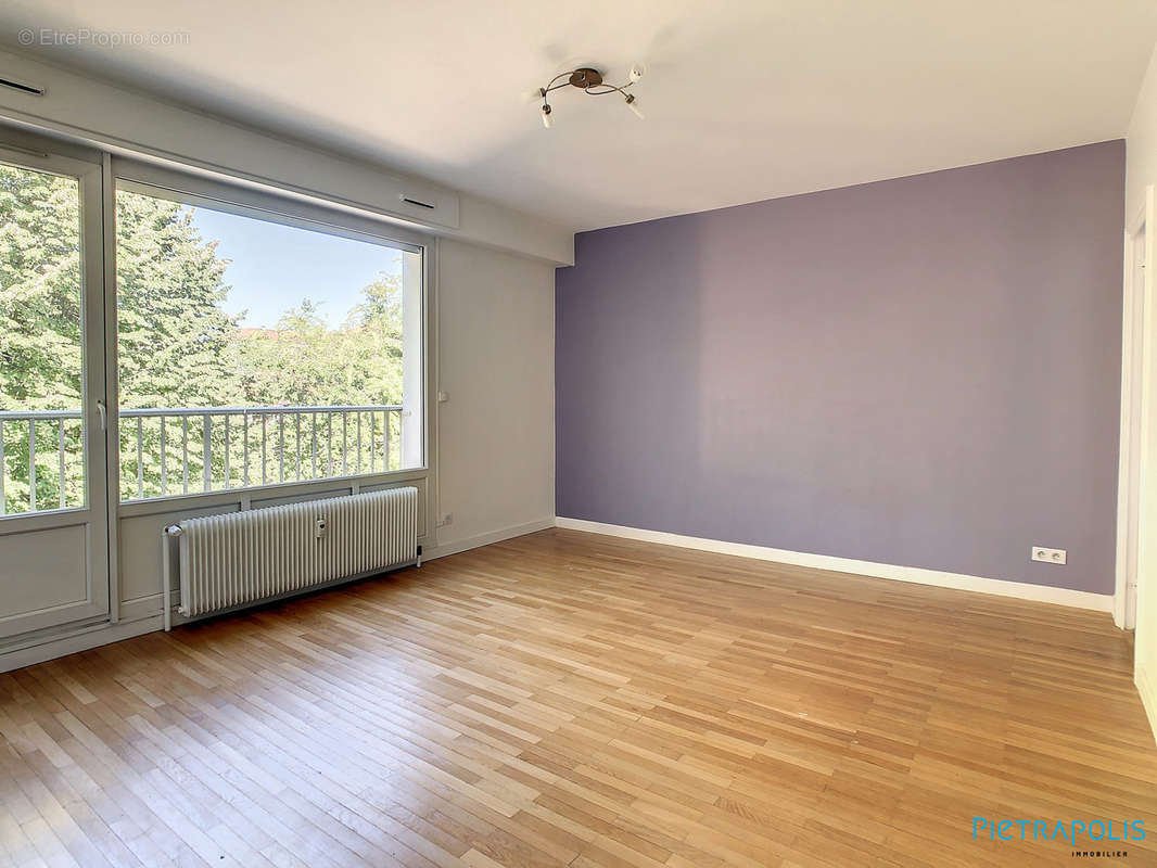 Chambre parentale - Appartement à LYON-8E