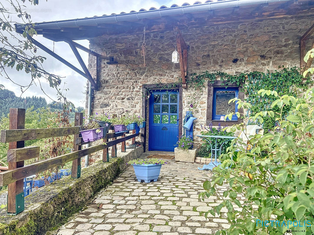 Maison à SAINTE-COLOMBE-SUR-GAND