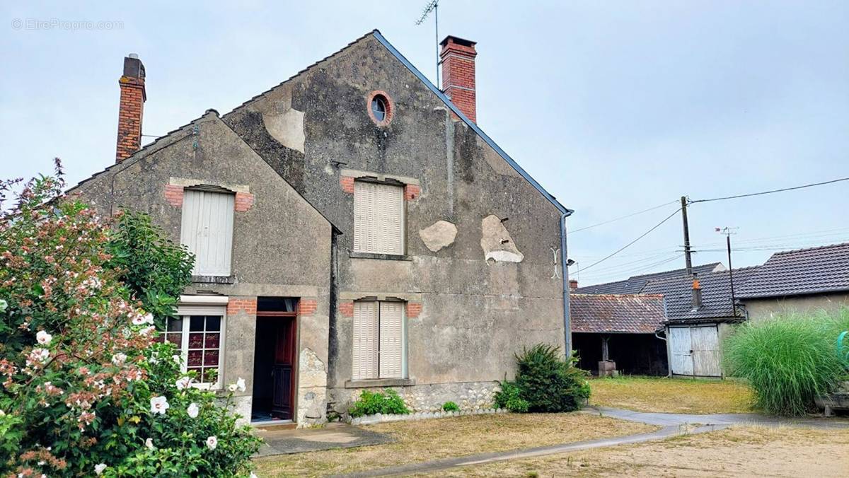 Maison à MEZIERES-LEZ-CLERY