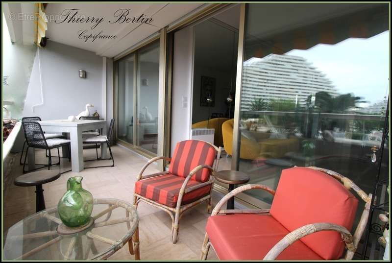 Appartement à VILLENEUVE-LOUBET