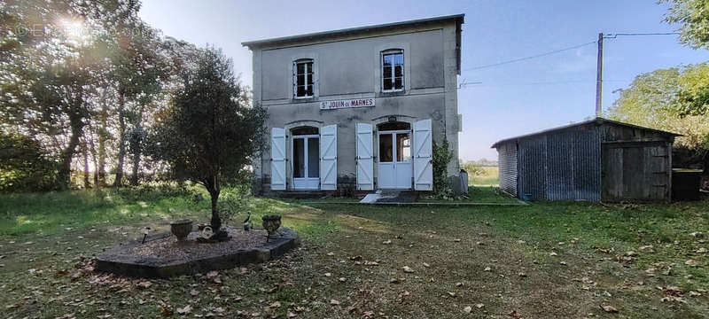 Maison à SAINT-JOUIN-DE-MARNES