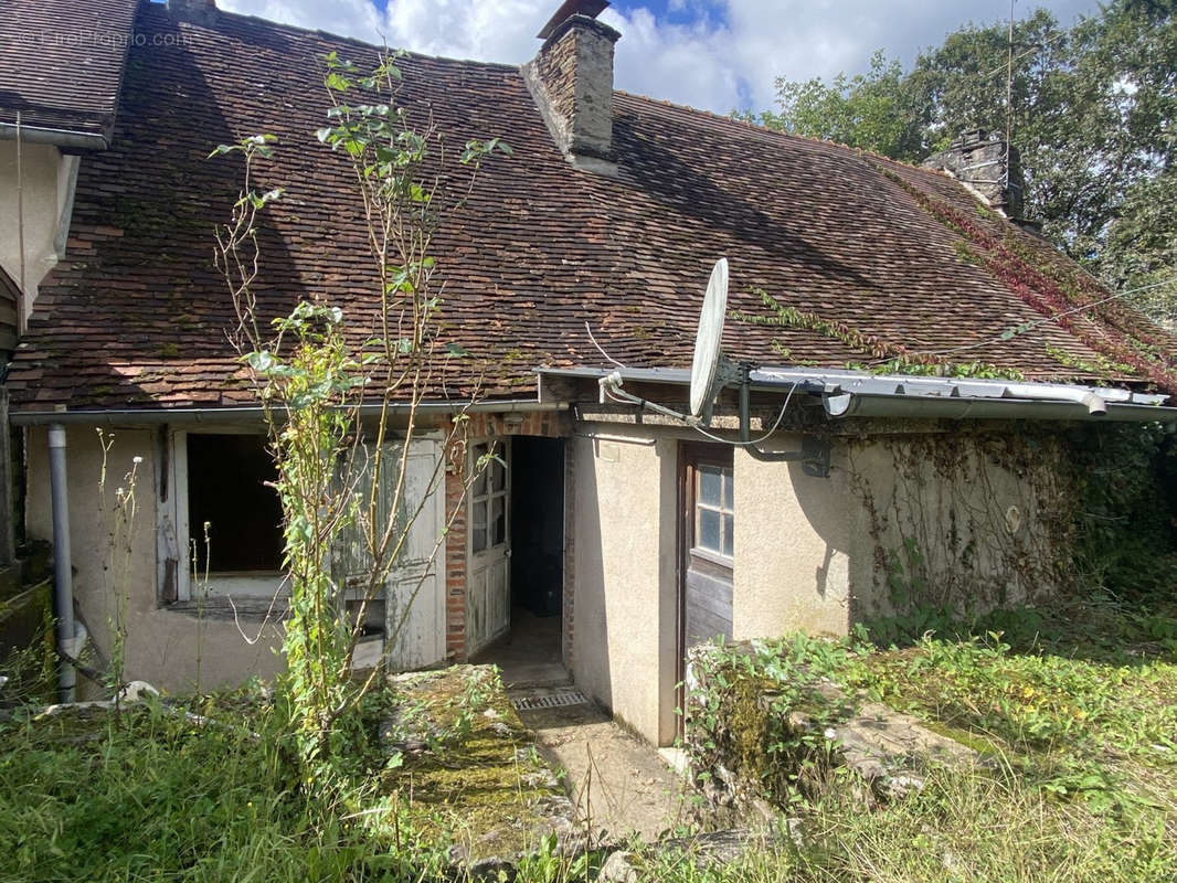 Maison à SEGUR-LE-CHATEAU