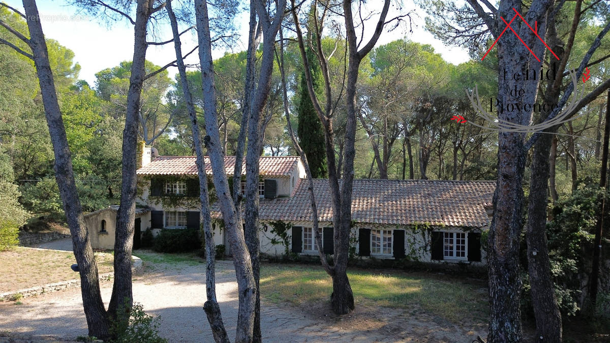 Maison à PERNES-LES-FONTAINES