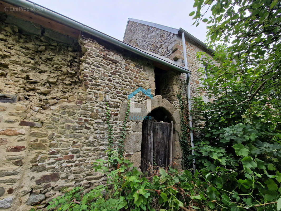 Maison à DRAGEY-RONTHON