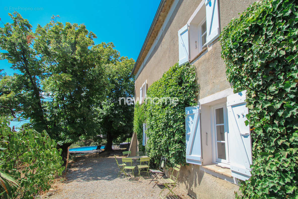 Maison à TOURRETTES