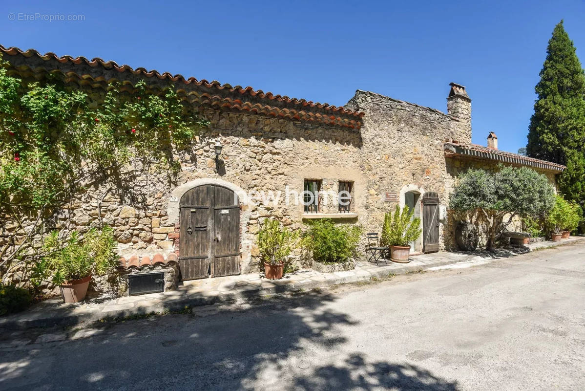 Maison à ENTRECASTEAUX