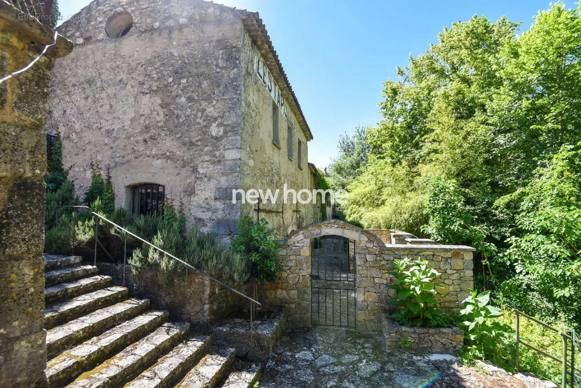 Maison à ENTRECASTEAUX