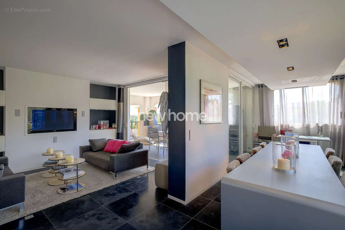 Appartement à MOUGINS