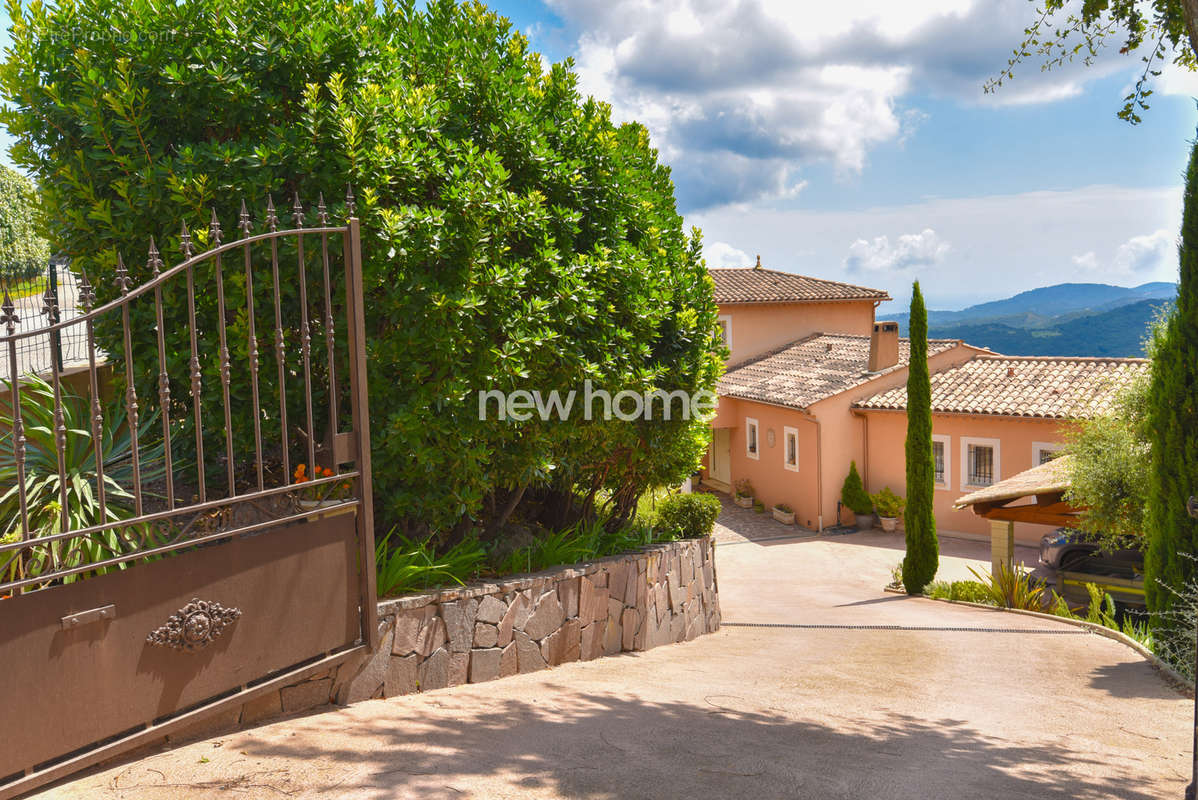 Maison à LES ADRETS-DE-L&#039;ESTEREL