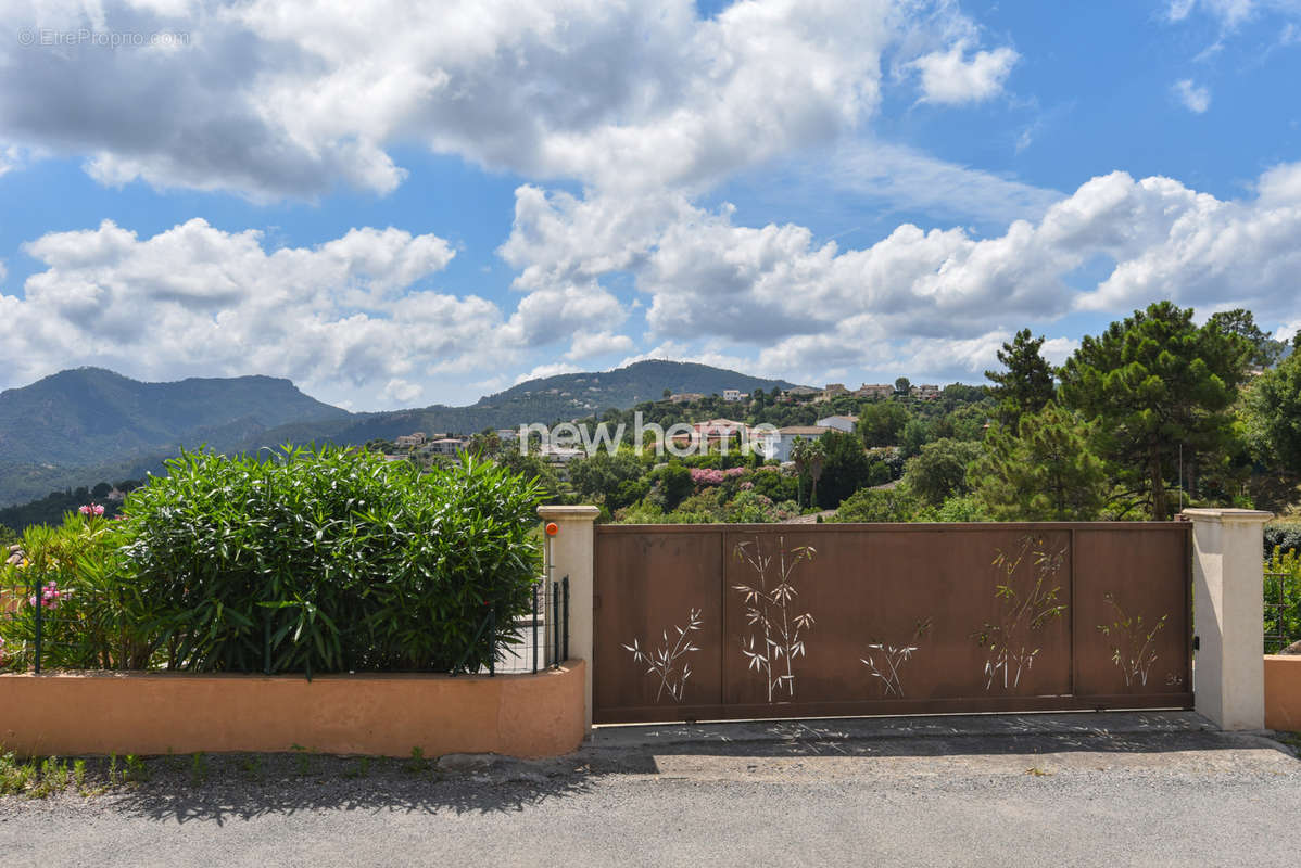 Maison à LES ADRETS-DE-L&#039;ESTEREL