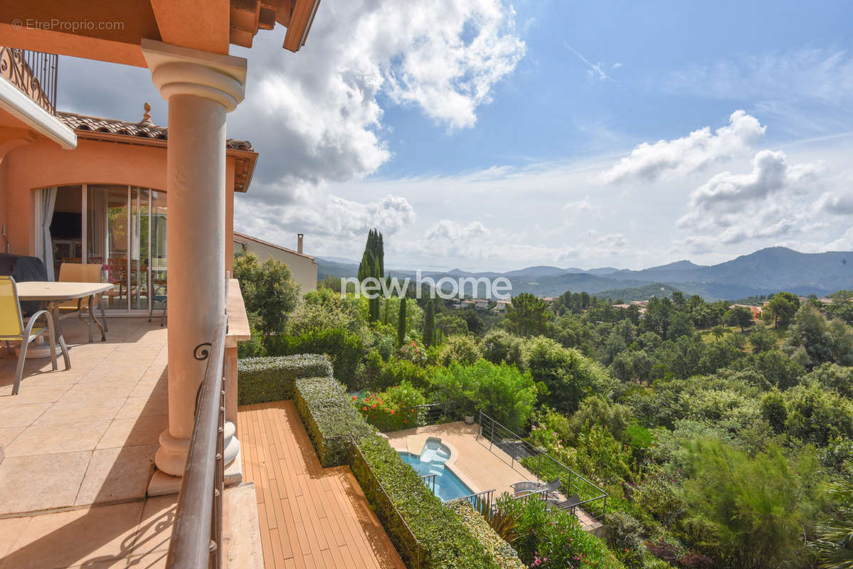 Maison à LES ADRETS-DE-L&#039;ESTEREL