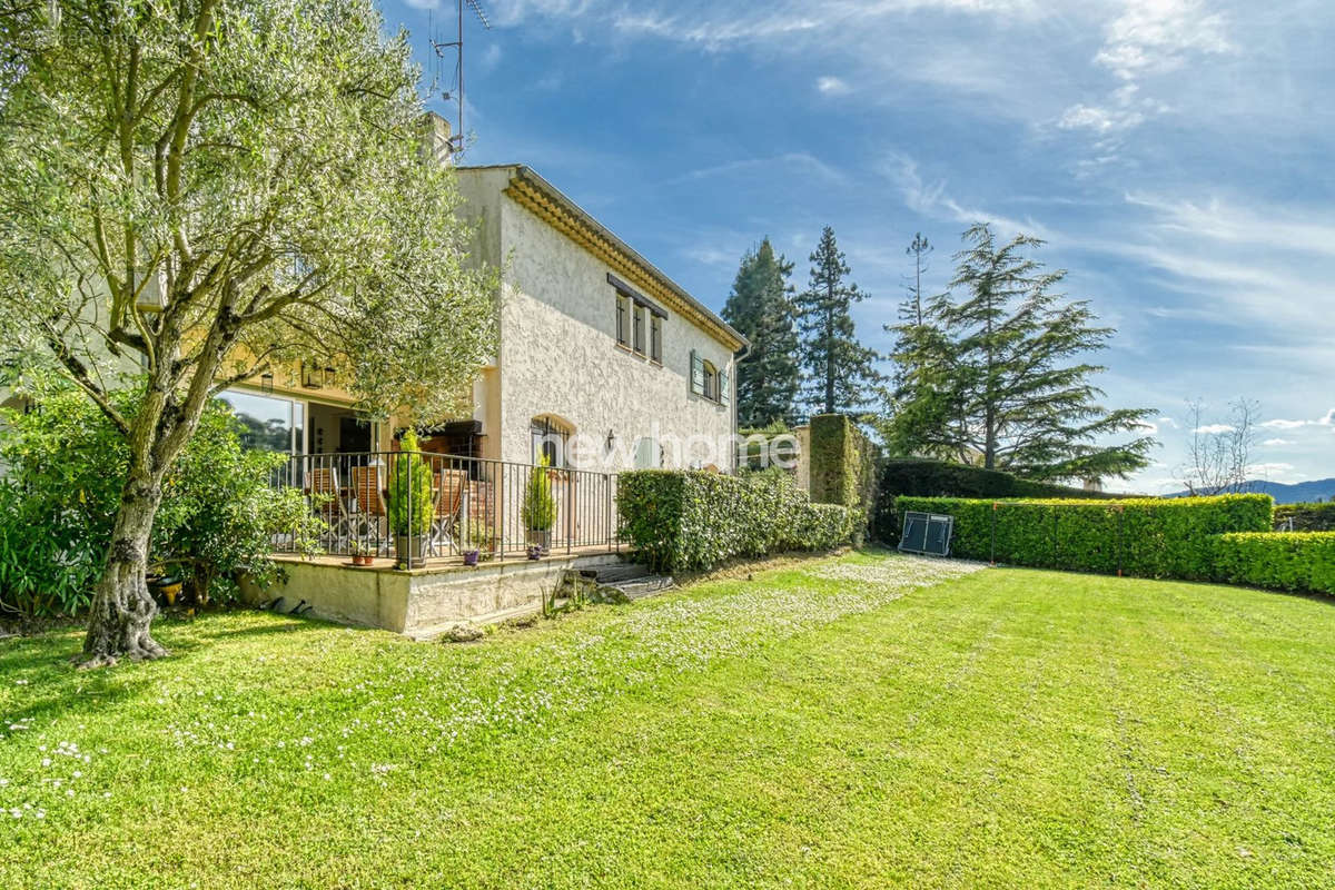 Maison à MOUGINS