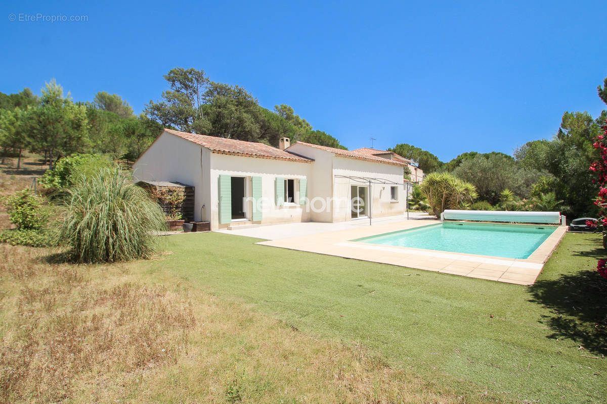 Maison à BAGNOLS-EN-FORET