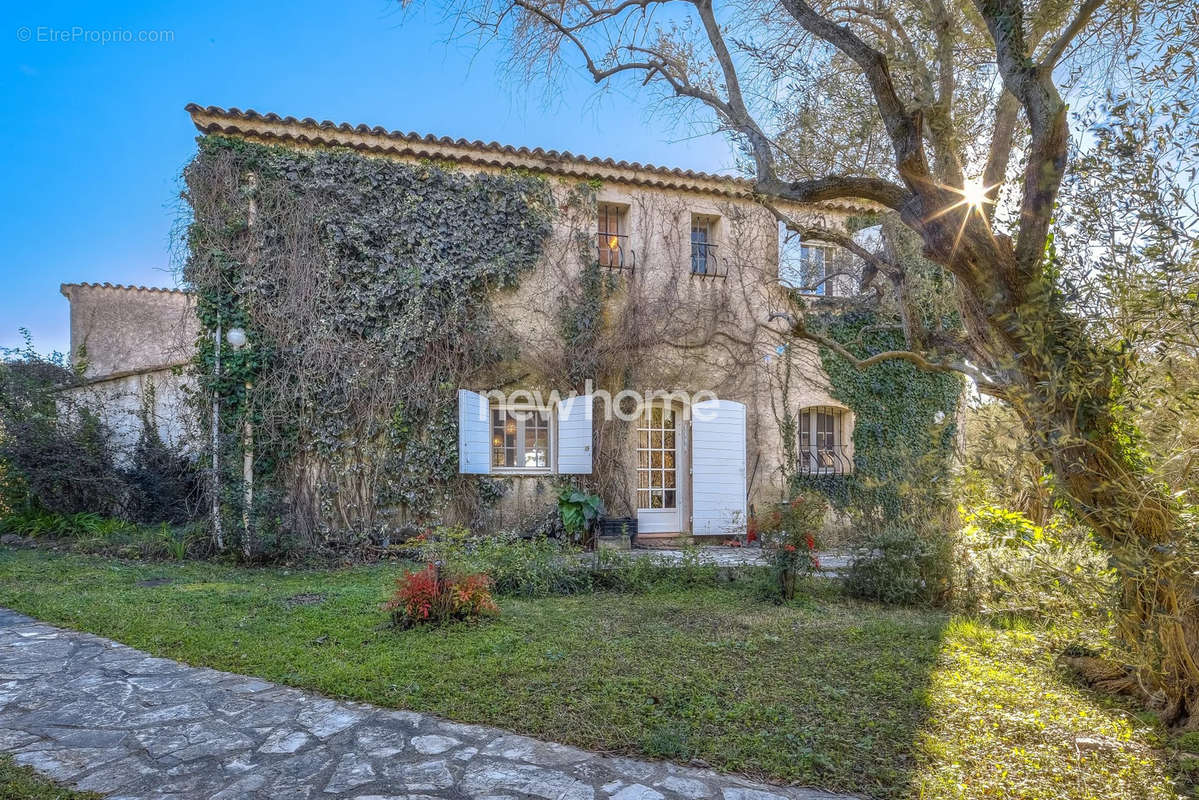 Maison à MOUGINS