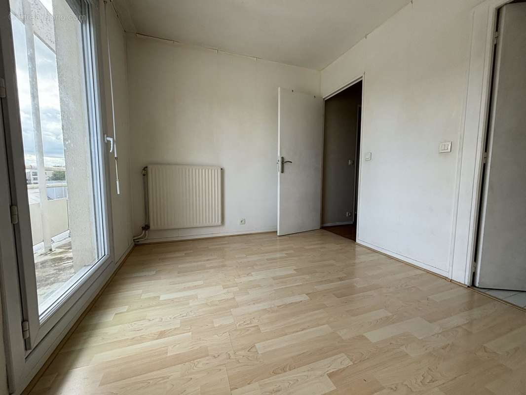 Appartement à MONTIGNY-LE-BRETONNEUX