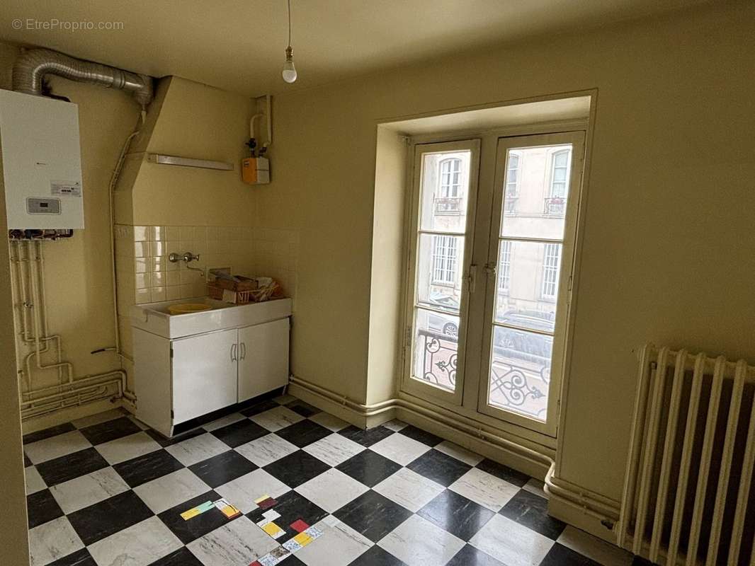 Cuisine - Appartement à VERSAILLES