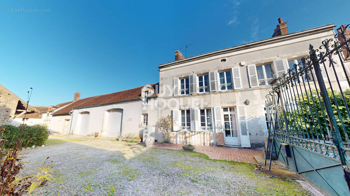 Maison à AUXERRE