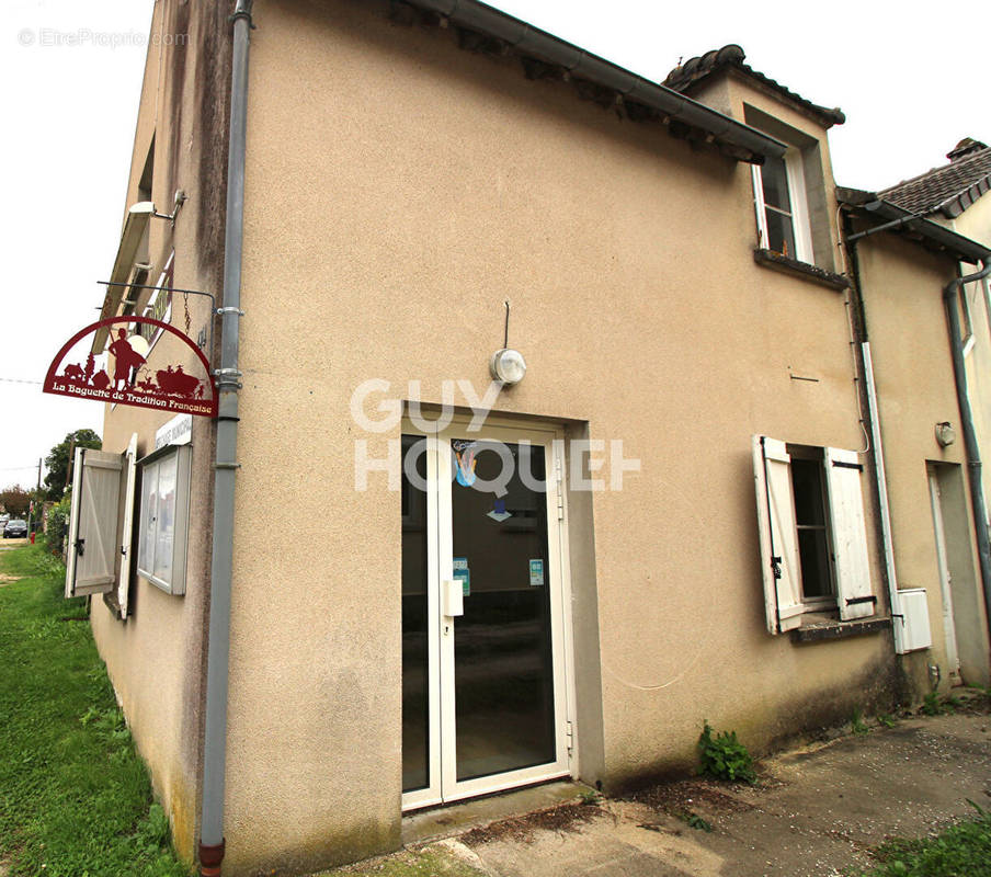 Maison à LES ECRENNES