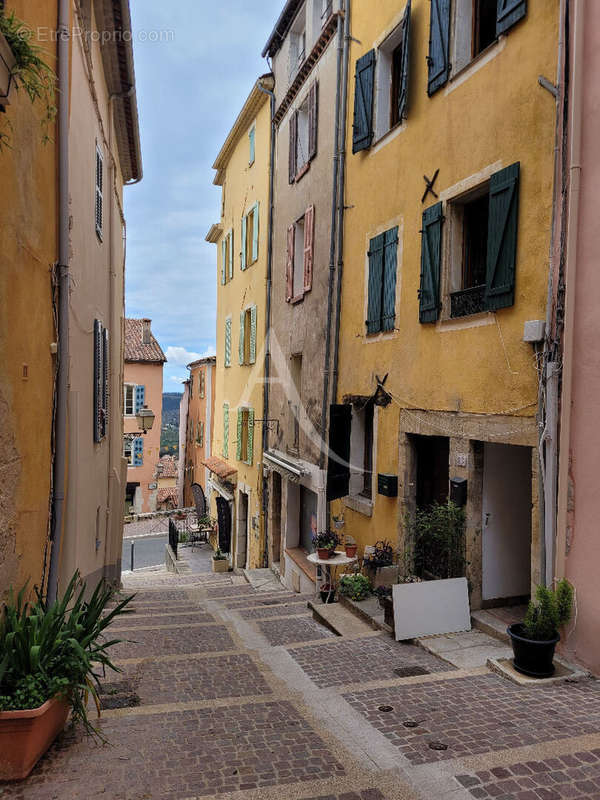 Appartement à FAYENCE