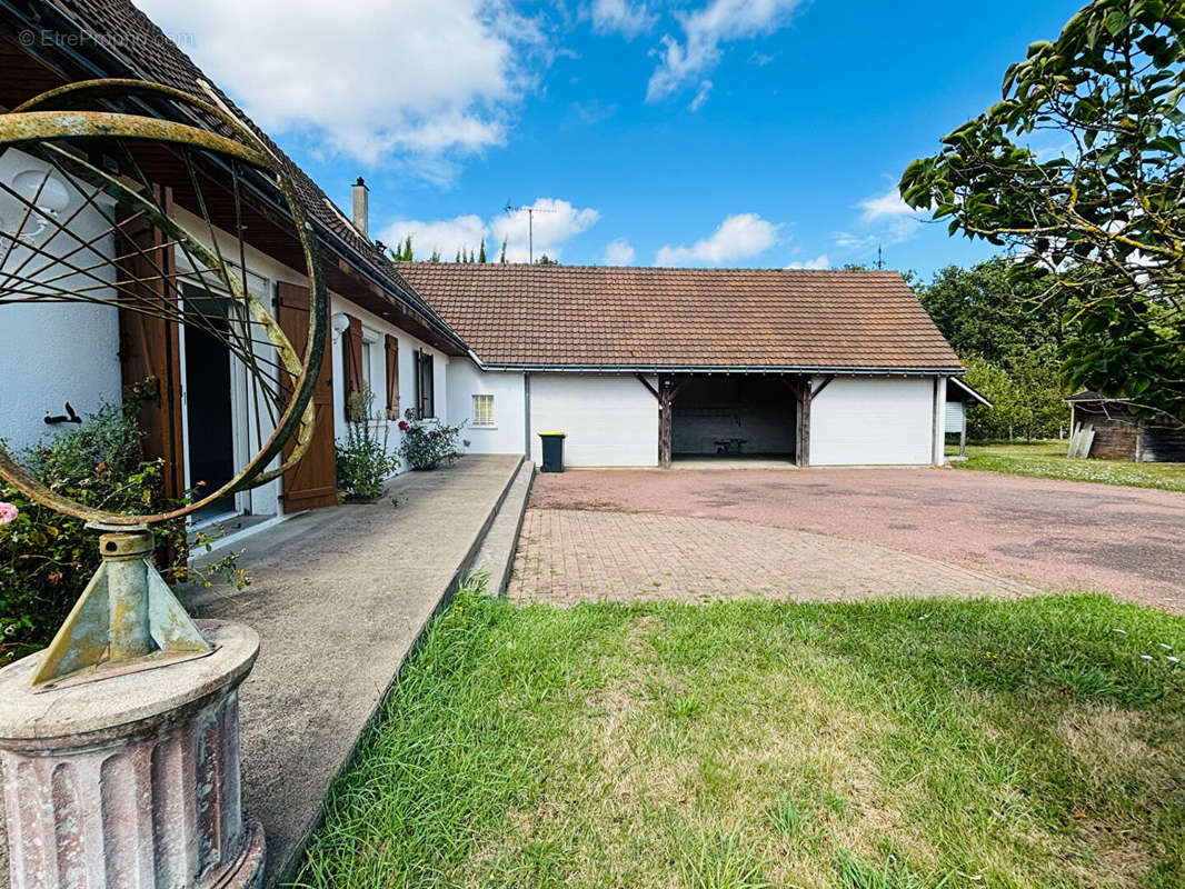 Maison à MONTS