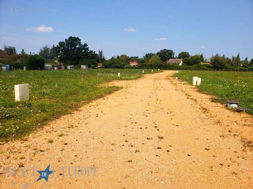 Terrain à VENDAT