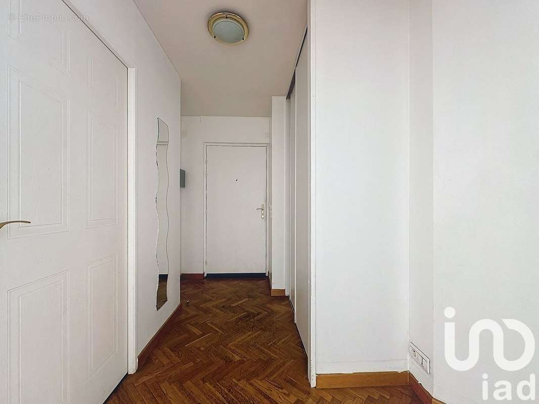 Photo 7 - Appartement à COURBEVOIE