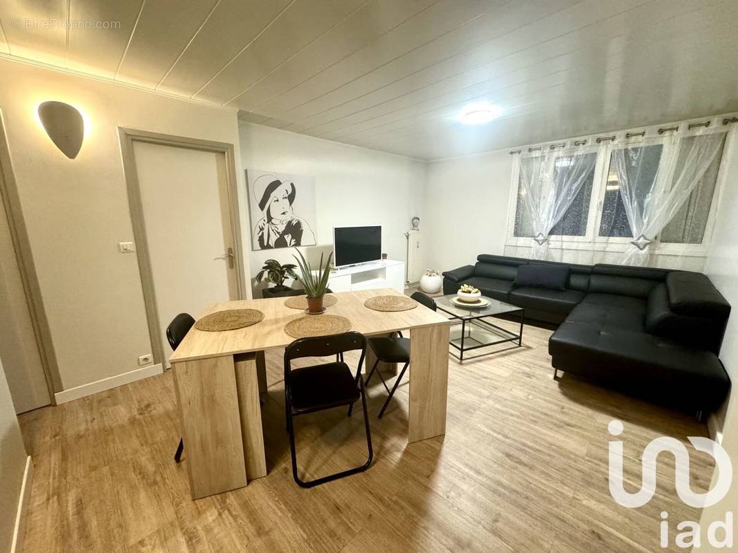 Photo 1 - Appartement à SAINT-GERMAIN-LES-ARPAJON