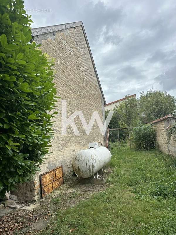 Maison à BEZANNES