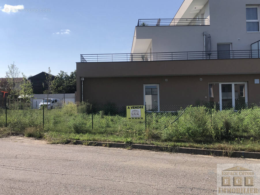 Appartement à SAINT-ETIENNE-DE-SAINT-GEOIRS