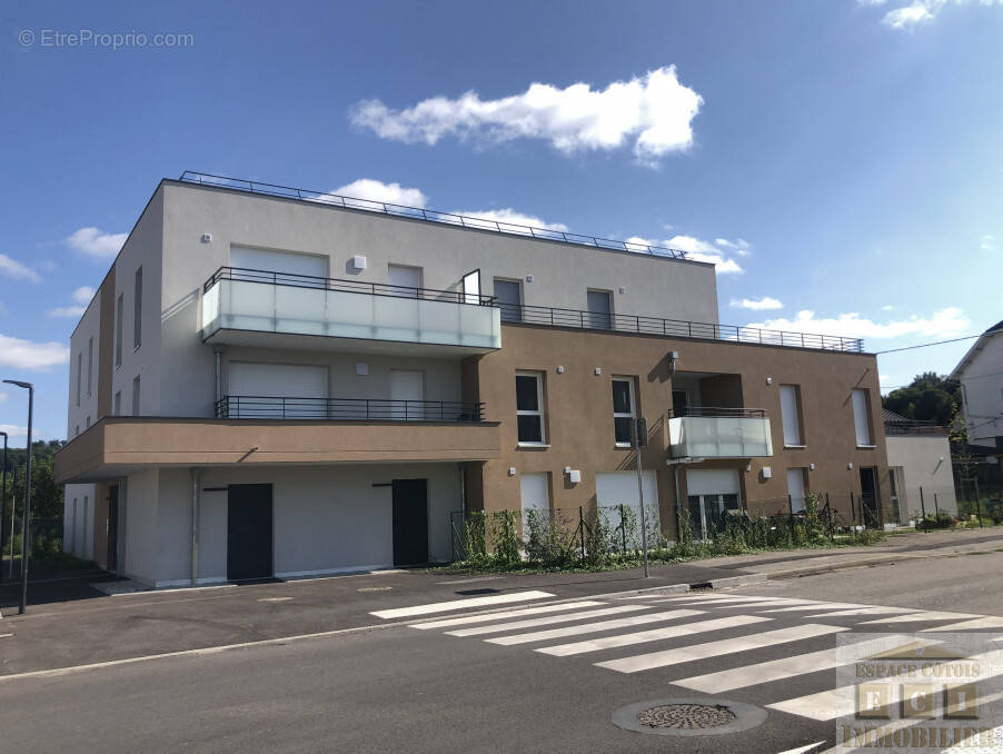 Appartement à SAINT-ETIENNE-DE-SAINT-GEOIRS