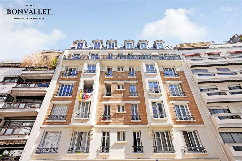 Appartement à PARIS-15E