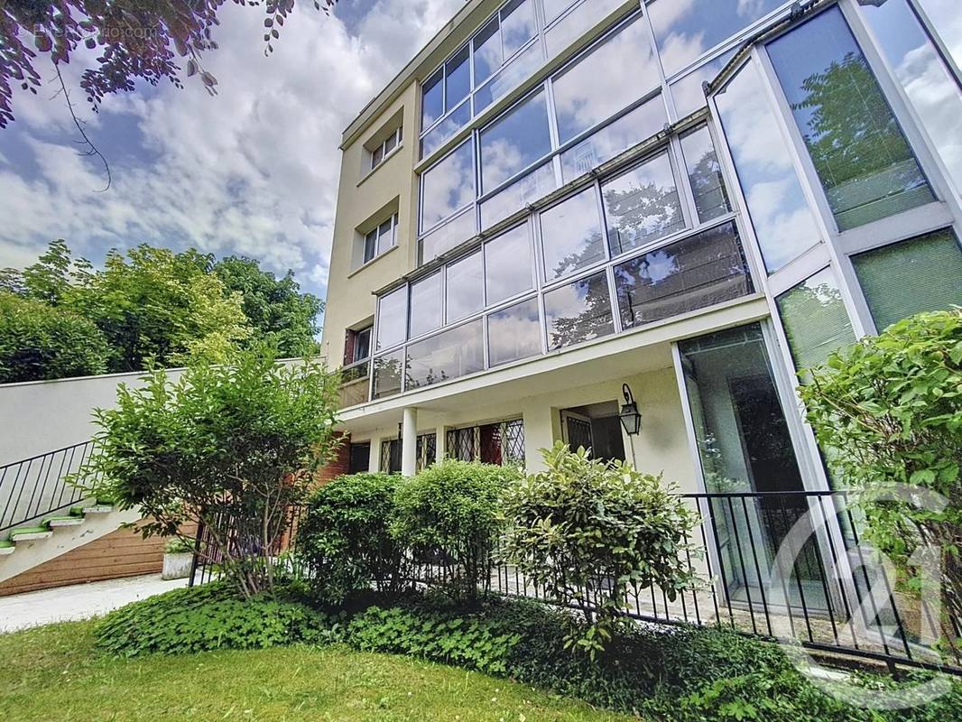 Appartement à COLOMBES