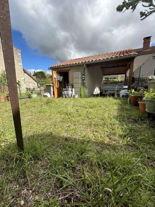 Maison à CHARROUX