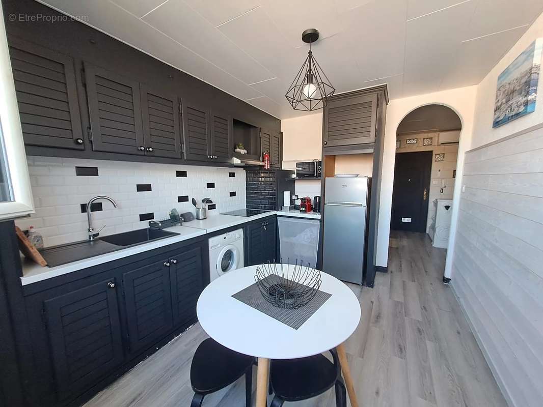 Appartement à MARSEILLE-1E